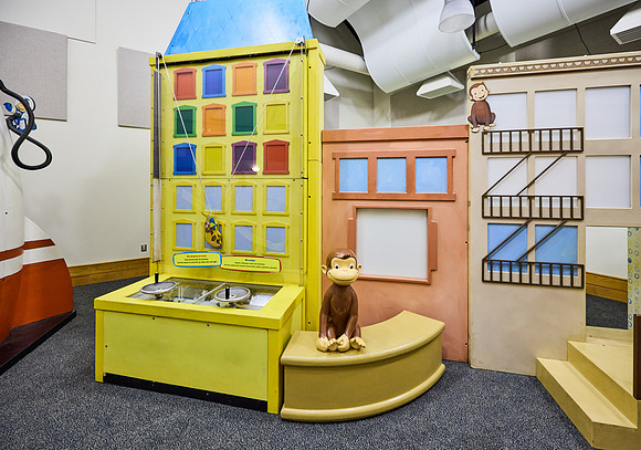 20240613curious-george-hc062