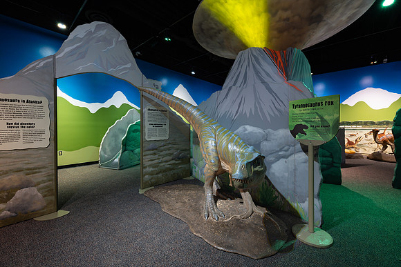 20220613dinosaurs-hc03