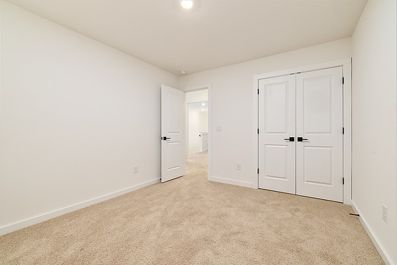 20261001-1283westgate-village-drive-hc210