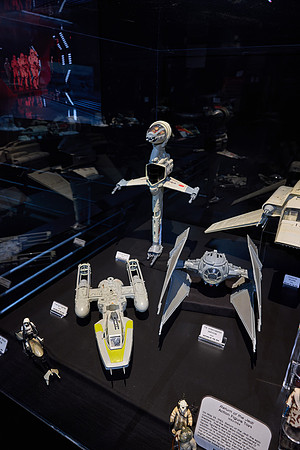 20240617star-wars-hc304