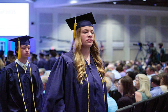 20250607scaihs-graduation-hc097