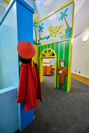 20240613curious-george-hc079
