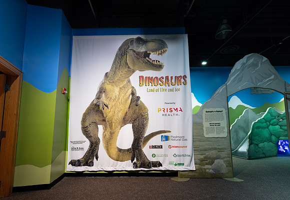 20220613dinosaurs-hc02