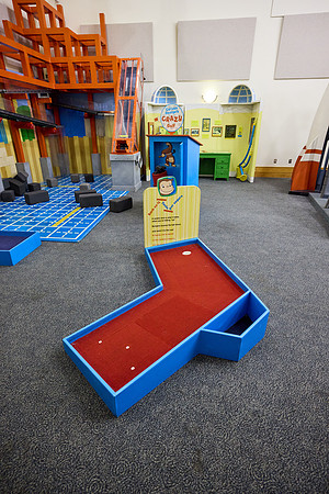 20240613curious-george-hc051