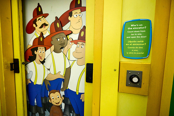 20240613curious-george-hc098