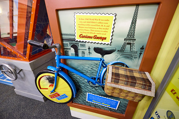 20240613curious-george-hc038