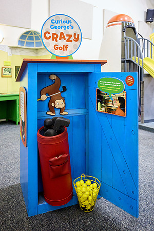 20240613curious-george-hc047