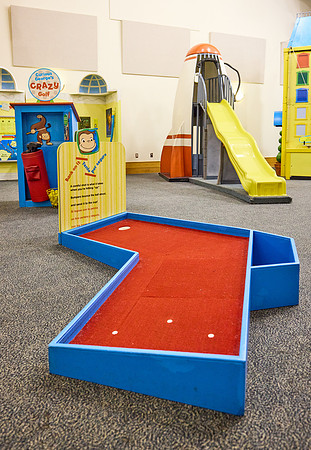 20240613curious-george-hc058
