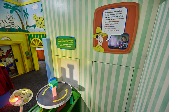 20240613curious-george-hc077