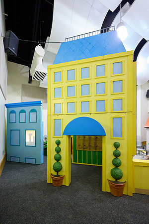 20240613curious-george-hc099